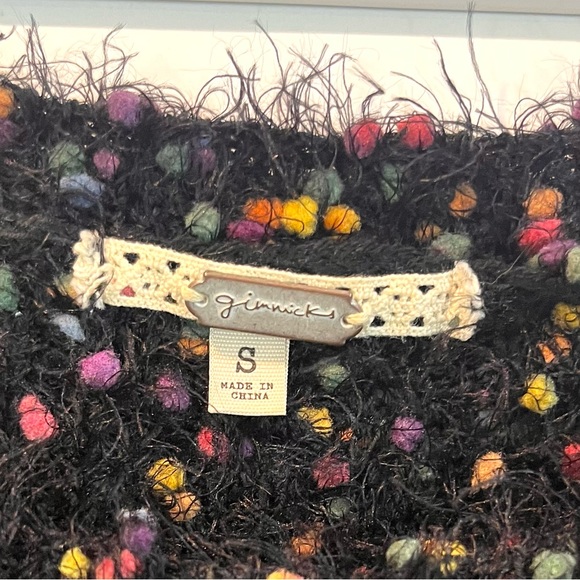 GIMMICKS by BKE Black Fuzzy Polka Dot Balloon Sleeve Sweater - Picture 4 of 12